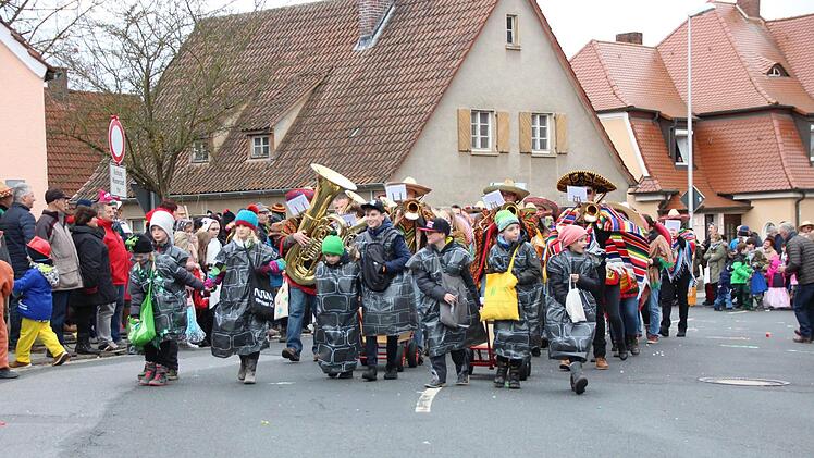 Gaudiwurm in Steinach Foto: Benedikt Borst