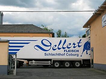 Hier geht's um viel Fleisch: Dellert liefert unter anderem Rinder-Vorderviertel an den Fleischlieferanten von McDonalds. Foto: Christiane Lehmann