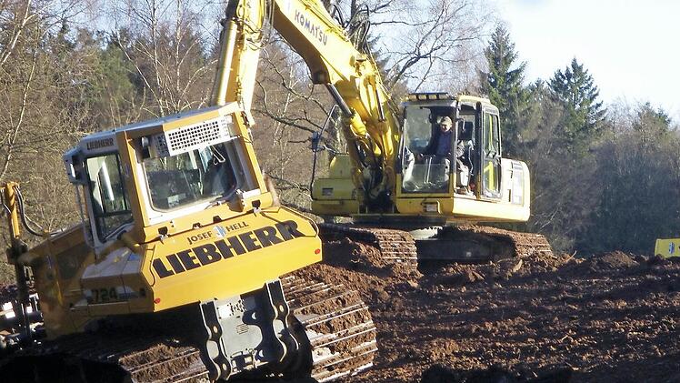 Baubeginn: In Wildflecken entsteht der Naturerlebnis- und Jugendzeltplatz Kreuzberg des Landkreises Bad Kissingen. Fotos: Regina Rinke
