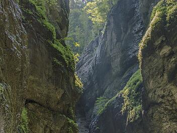 24-Jähriger aus Bayern tot aufgefunden - verunglückt beim Wandern in einer Klamm in Österreich. (Symbolbild)