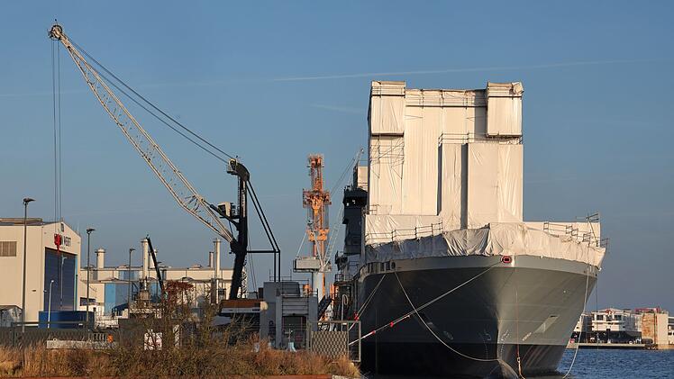Pressekonferenz zur Zukunft der Meyer Werft