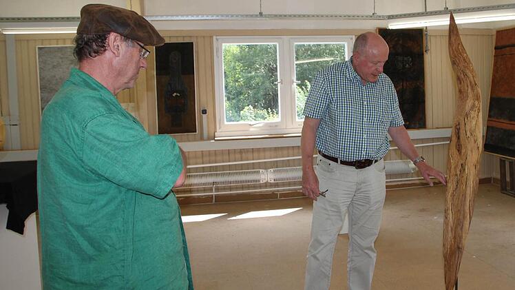 Die Besucher - so erzählt er - sehen darin eher einen Kranich.