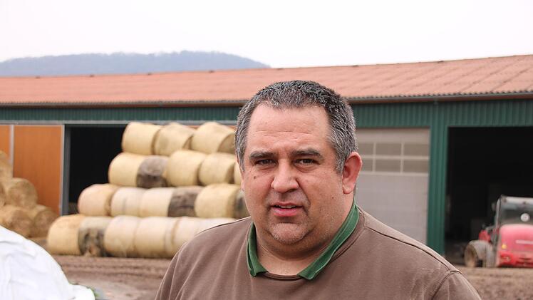 Der Hammelburger Landwirt Sebastian Schmid bewirtschaftet rund 100 Hektar. Foto: Ralf Ruppert