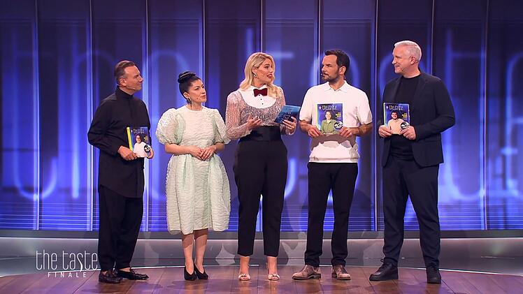 Letzte "The Taste"-Ausgabe in diesem Jahr: Im gro&szlig;en Finale geht es f&uuml;r die Teammitglieder um 50.000 Euro, ein Kochbuch und den Sieger-L&ouml;ffel. Doch auf einen ganz pers&ouml;nlichen Triumph hoffen auch die vier Coaches - Tim Raue, Elif Oskan, Steffen Henssler und Alexander Herrmann.