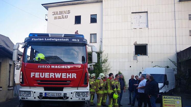 Bei einer Vorbesprechung wurden von Vertretern der teilnehmenden Rettungsorganisationen letzte Details abgeklärt.Heike Schülein