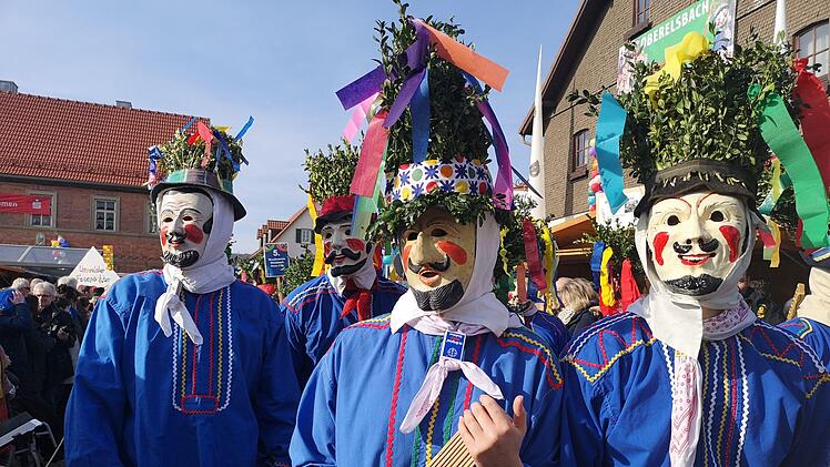 Immer auf der Suche nach einem Opfer, dem sie einen Schlag verpassen können, sind die Weisbacher Jüde. Foto: Marion Eckert