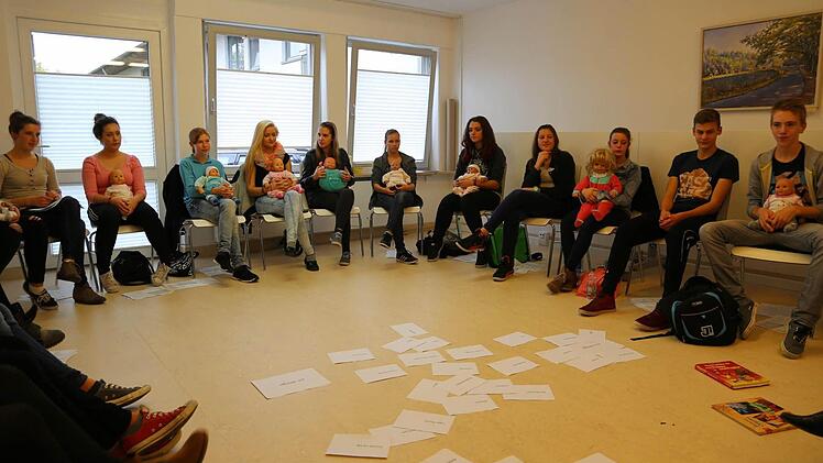 Babysitterausbildung Foto: Carmen Schwind