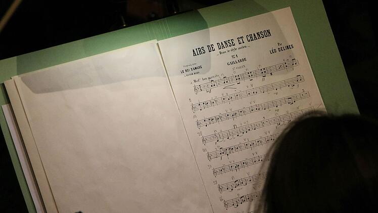 Junge Talente aus der Region und Profis des Philharmonischen Orchester musizierten zusammen beim "Concert for Kids" unter Leitung von Dominik Tremel im Landestheater Coburg. Foto: Jochen Berger