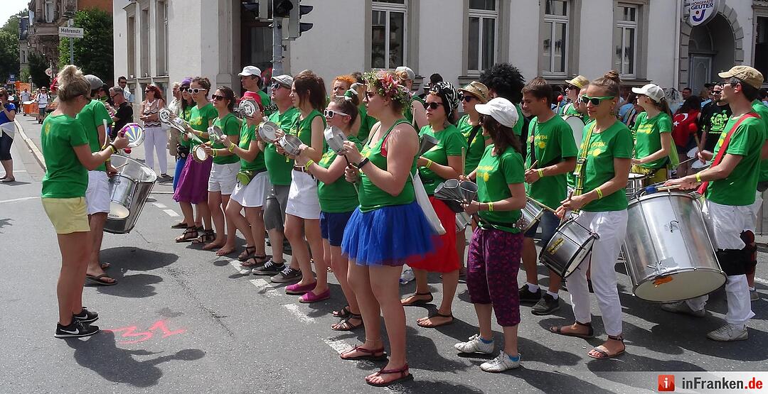 c_2016-07-10_Samba-Umzug01