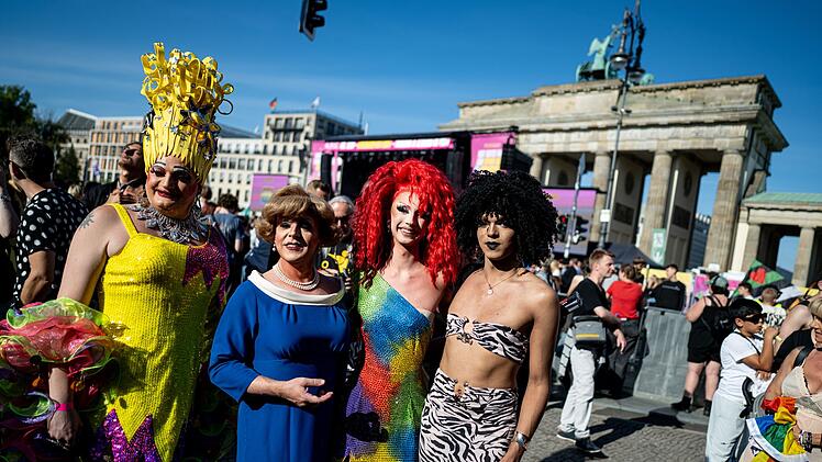 Drag* March vor dem CSD