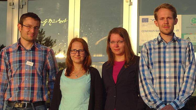 Die vier jungen Lehrer, die in Ebern einen Teil ihres Referendariats verbringen, und gestern ihren ersten Schultag hatten (von links): Michael Fößel, Kathleen Losansky, Linda Michel und Jan van der Meer. Foto: Johanna Eckert