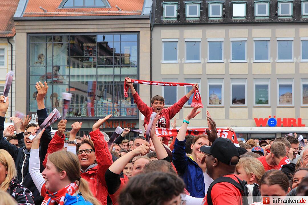 Bilder vom Public Viewing am Bamberger Maxplatz Teil 2