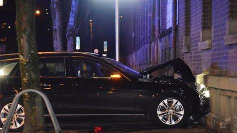 Automatische Handbremse führt zu Unfall