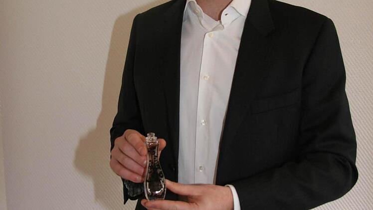 Frank Hammerschmidt ist der Enkel des Firmengründers. Die Christina Aguilera-Flasche gefällt ihm besonders gut.