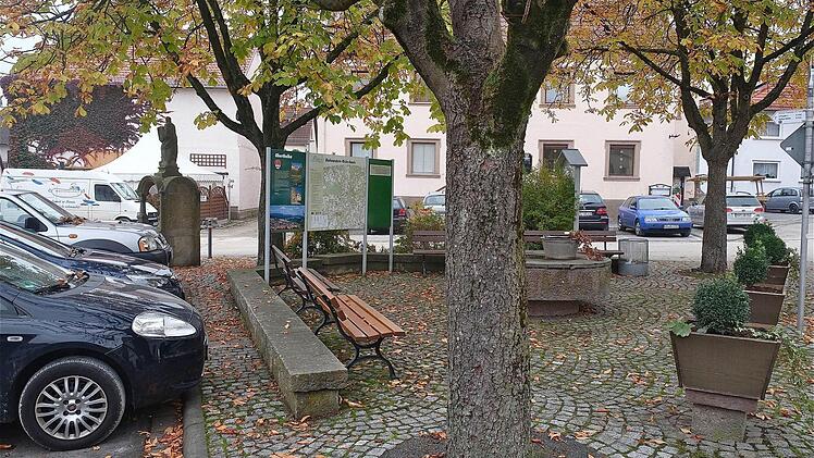 Wenn es nach dem Willen der Anwohner und Geschäftsleute geht, verändert der Marktplatz von Oberthulba sein Gesicht.  Foto: Gerd Schaar