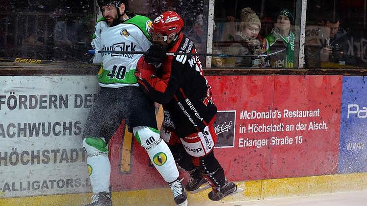 Nach dem 4:2-Heimsieg gegen den TEV Miesbach haben die Höchstadt Alligators das zweite Spiel der Best-of-five-Serie am Sonntag in Oberbayern mit 2:5 verloren.  Foto: Picturedreams