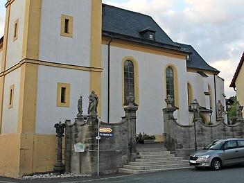 Der Zugang zur Zeyerner Kirche und dem Friedhof soll barrierefrei werden. Foto: V. Schadeck