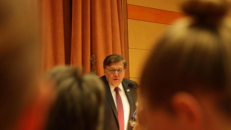 Landrat Helmut Wei&szlig; schl&auml;gt sich auf die Seite der Bauern.