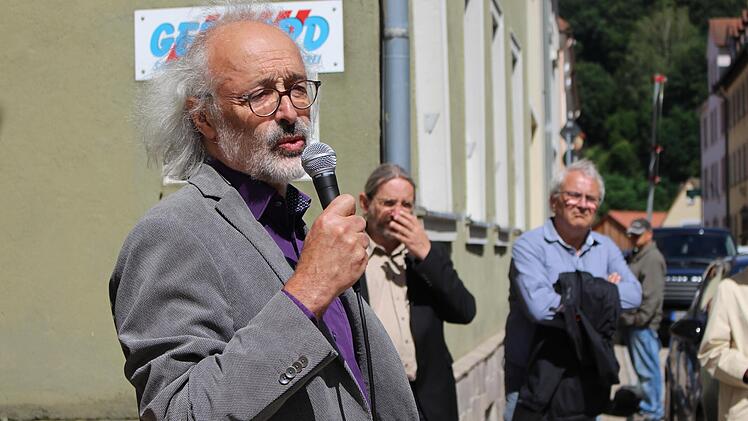 Dirk Hönerlage vom Arbeitskreis Stolpersteine. Foto: Julia Raab