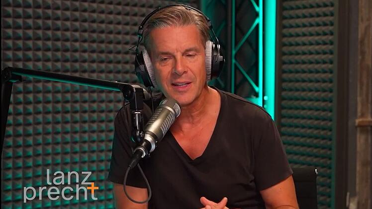 Markus Lanz hat im Podcast "Lanz + Precht" eine "steile These" aufgestellt.