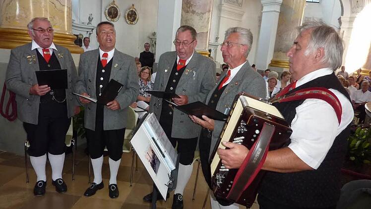 Die "Stöckraache" beim Mariensingen in Vierzehnheiligen im Jahre 2012, von links: Manfred Däumer, Dieter Altmann, Georg Buckreus, Norbert Kreul und musikalischer Leiter Gerhard Deininger Foto: Gerd Fleischmann