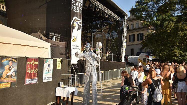 Impressionen vom Schlossplatzfest 2018 in Coburg - hier: Oliver Kessler im Kost&uuml;m The Robot ManJens Gundermann