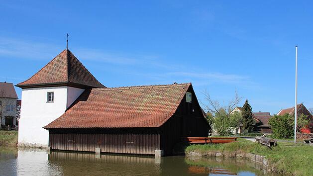 Im Fischerhäuschen in Neuhaus befindet sich eine Ausstellung über Fischerei und die Jagd.    Foto: Theresa Schiffl