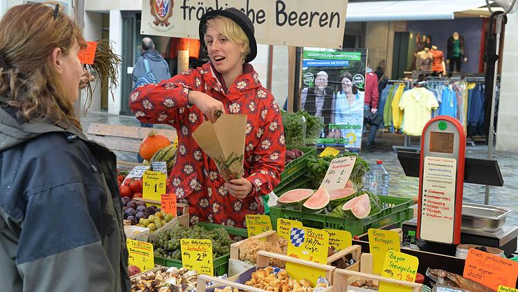 Die Studentin Sarah Dann hat mehrere Nebenjobs, um über die Runden zu kommen.  Fotos: Ronald Rinklef.