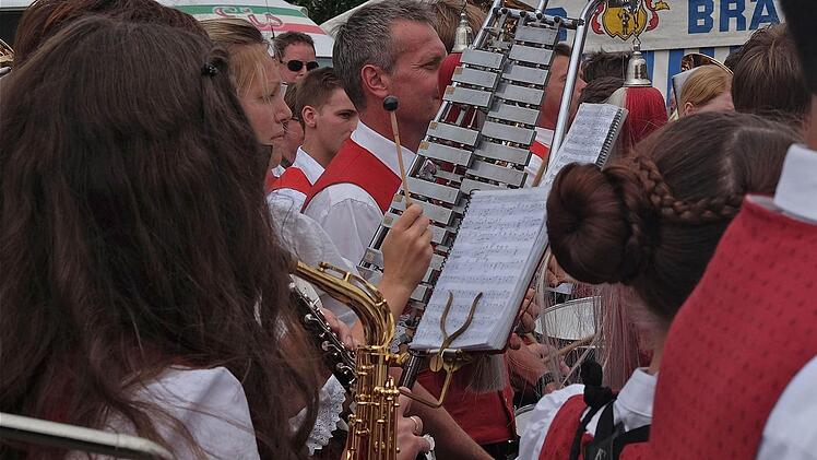Die Klingenthaler Musikanten feierten in Windheim  Foto: Gerd Schaar