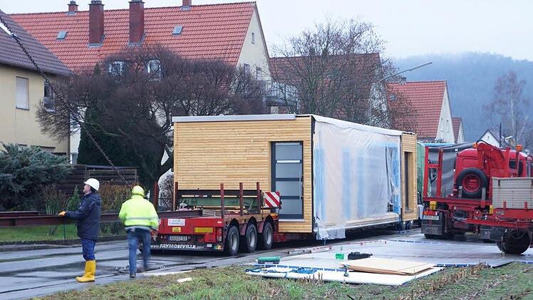 Ein Modul auf dem Tieflader  Foto: privat