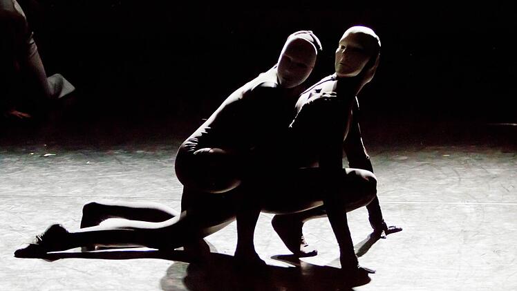 Impressionen vom Tanztheaterabend in der Coburger ReithalleFoto: Jochen Berger