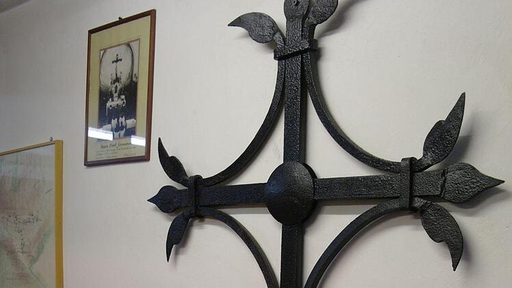 Das Turmkreuz der Werberger Kirche.  Foto: Stephanie Elm