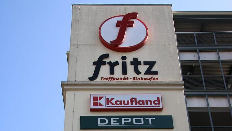 "Depot" ist bereits ausgezogen, das "Kaufland wird sich 2109 aus dem Fritz zurückziehen. Die Zukunft des AWG-Mode-Centers ist ungewiss. Foto: Alexander Hartmann/Archiv