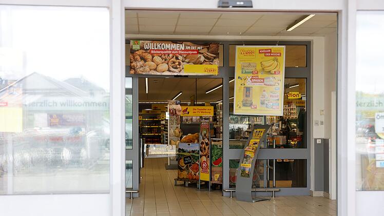 Puschendorf: Unbekannte brechen &uuml;ber Dach in Netto-Filiale ein - und schwei&szlig;en Tresor auf