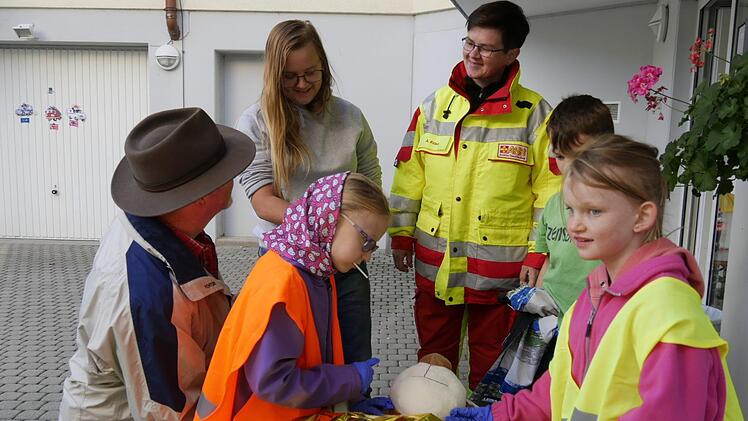 Teddy wird verarztet. Foto: Manja von Nida