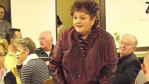 Manuela Koller aus dem Kreisverband Regensburg-Land sprach von Großhirnschmalz und Großkopferten.  Fotos: Lp