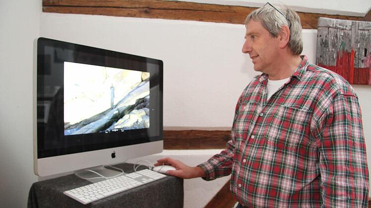 Bei seiner letzten Ausstellung im Wernsteiner Schloss zeigt Künstler Roland Friedrich auch eine Videoinstallation