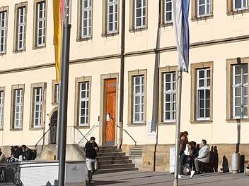 Brodelt es hinter der idyllischen Fassade? Um die Stimmung unter den Rathaus-Beschäftigten ist es laut Bamberger Allianz nicht besonders gut bestellt.  Foto: Ronald Rinklef
