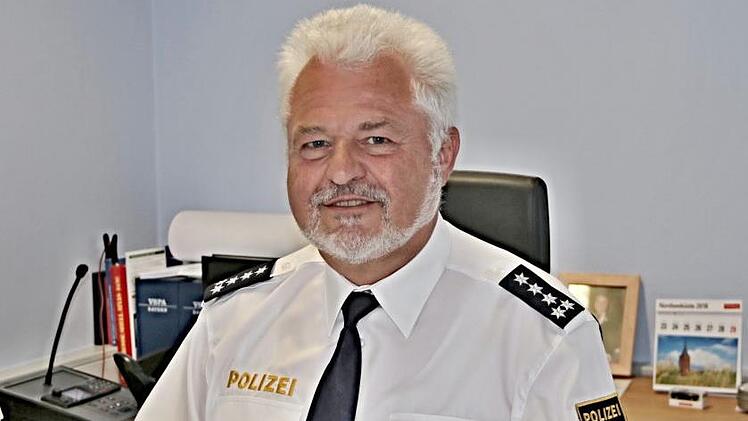 Erster Hauptkommissar Siegbert Weinkauf im neuen Outfit - seit 100 Tagen ist er der Chef der Polizei-Inspektion Ebern . Foto: Helmut Will
