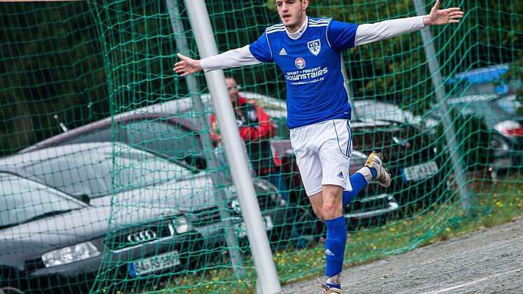 Wohlfart dreht nach dem 0:2 jubelnd ab.
