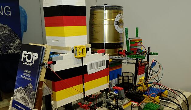 Bier-Automat aus Lego bei der Erfindermesse in N&uuml;rnberg