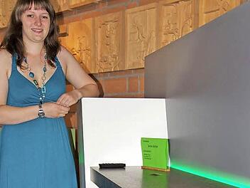 Janina Becker und ihr Gesellenstück  Foto: Klaus Werner