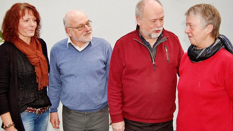 Der neu gewählte Vorstand des Rhöklub-Zweigvereins Bad Brückenau mit (von links) Gudrun Friedrich-Kleine (2. Vorsitzende), Günther Wischert (1. Vorsitzender), Günter Müller-Engelhardt (Kassier) und Anne Neisser (Schriftführerin).  Foto: Sigismund von Dobschütz