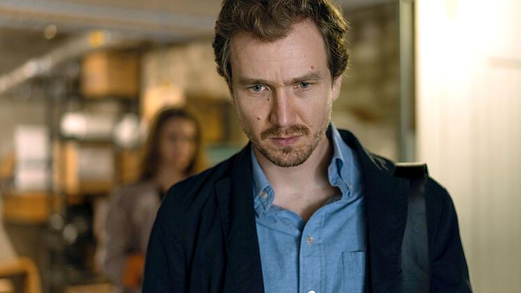 Jan (Jan Krauter) lie&szlig; sich nach Julias Verurteilung von ihr scheiden. Bereut er diesen Schritt?