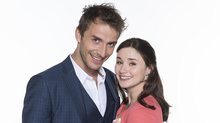 In der zwölften Staffel, die im Juli 2016 startete, fanden Clara Morgenstern (Jeannine Michèle Wacker) und Adrian Lechner (Max Alberti) ihr Glück. Anschließend ging das frischvermählte Ehepaar nach Japan, wo Adrian ein bayrisches Restaurant eröffnete.