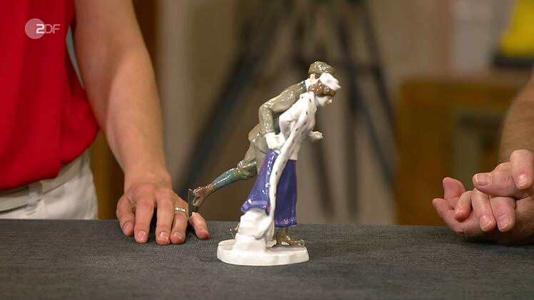 Eine Porzellanfigur von Alfred K&ouml;nig datierte Bianca Berding im Entwurf auf 1910, die bis 1924 von Meissen produziert wurde. Der Wunschpreis lag bei 1.500 Euro, doch die Expertin sch&auml;tzte wegen einer Reparatur nur auf 600 bis 800 Euro. Im H&auml;ndlerraum bot Friedrich H&auml;usser nur 400 Euro und so nahm die Verk&auml;uferin ihr Porzellan lieber wieder mit.