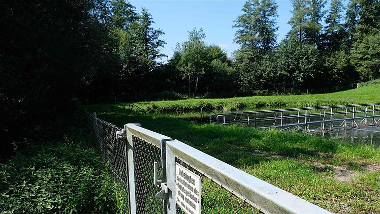 Die Ortschaften Albertshausen, Poppenroth und Schlimpfhof sollen an die Anlage des AZV angeschlossen werden. Noch findet die Abwasserreinigung für diese Orte in der Kläranlage nahe dem Gewerbegebiet Albertshausen statt.  Foto: Gerd Schaar