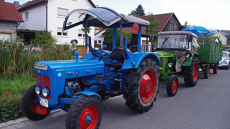 Beim historischen Bulldog- und Motorradtreffen in Neuses gab es zahlreiche Schätzchen zu bewundern. Foto: Heike Schülein