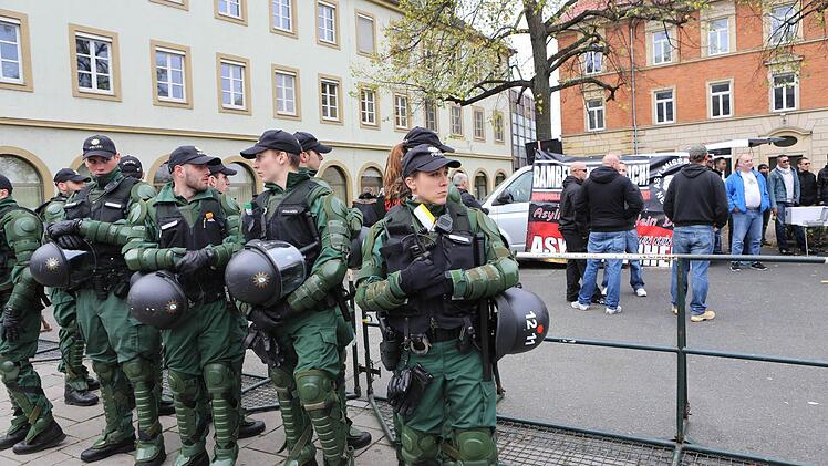 Der Nazi-Demo waren nur wenige gefolgt. Foto: Barbara Herbst