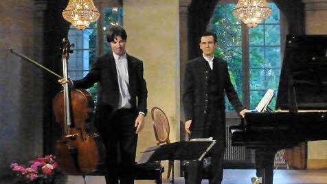 Der Cellist Daniel Müller-Schott und der Pianist Martin Stadtfeld nach ihrem Konzert im König-Ludwig-I.-Saal. Foto: Ahnert